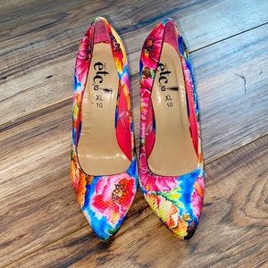 Selling Rue 21 shoes size 10 fits like a 9